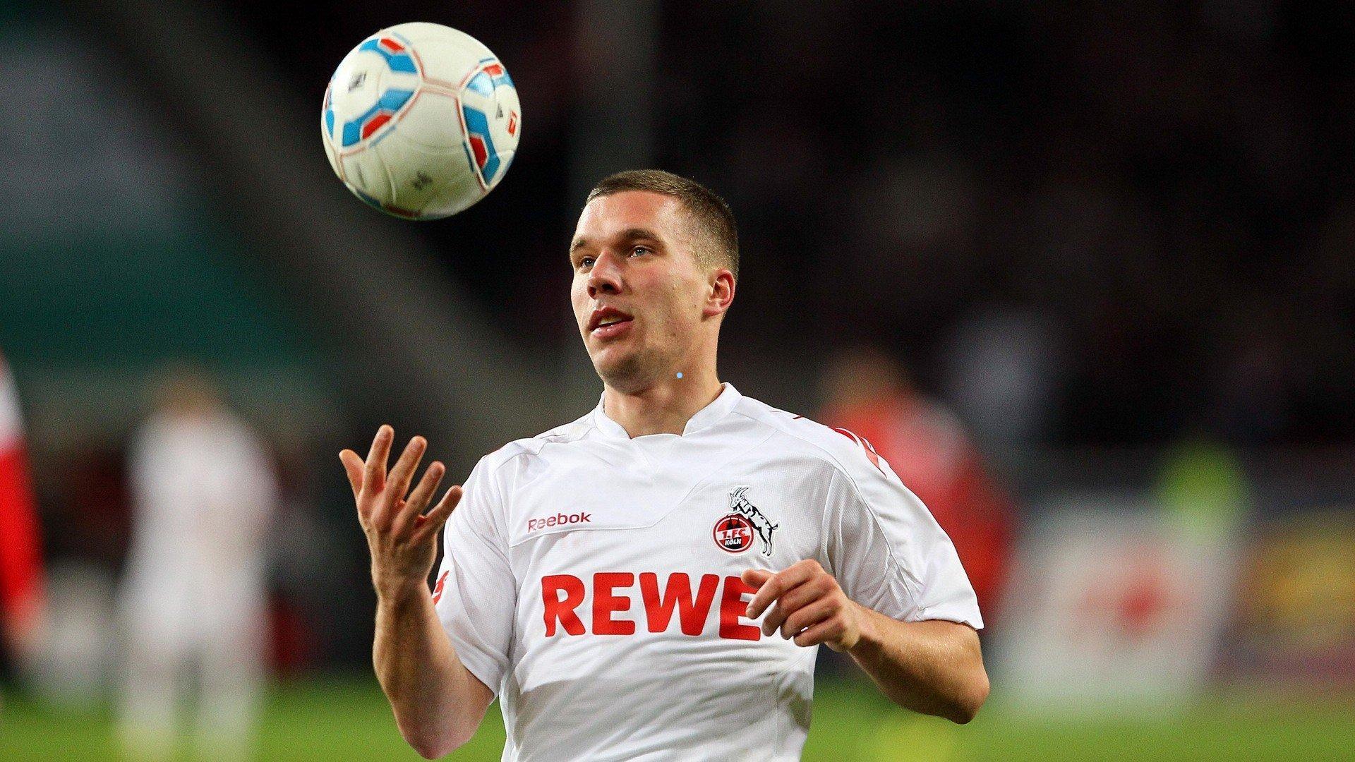 波兰国脚斯利什加盟布隆德比，签约三年半获官方确认